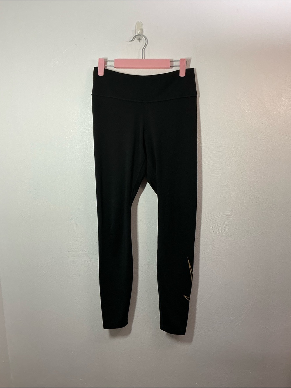 Nike Black Women's High-Waist Leggings with Subtle Swoosh Size Medium